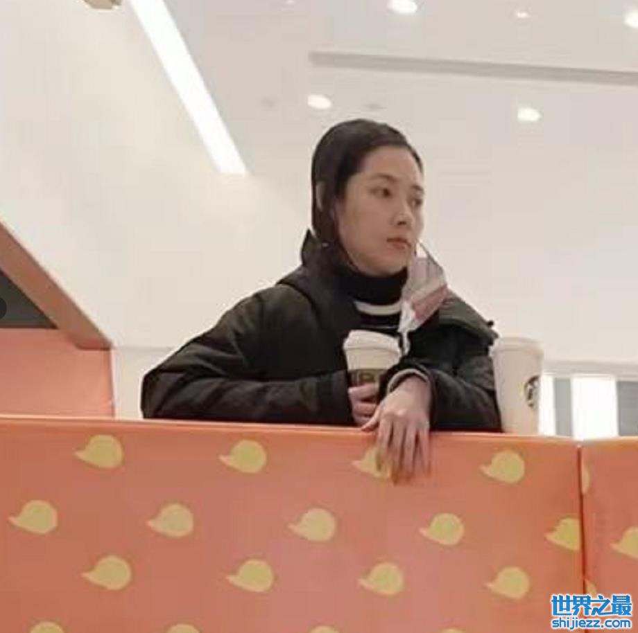 郭碧婷向佐带女儿游玩被偶遇，向佐带娃超搞笑，郭碧婷静看父女俩嬉戏 ... 