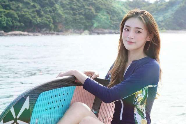 25岁女星陈桢怡，被男友爆料一脚踏七船后，男友：在原地等你回头 